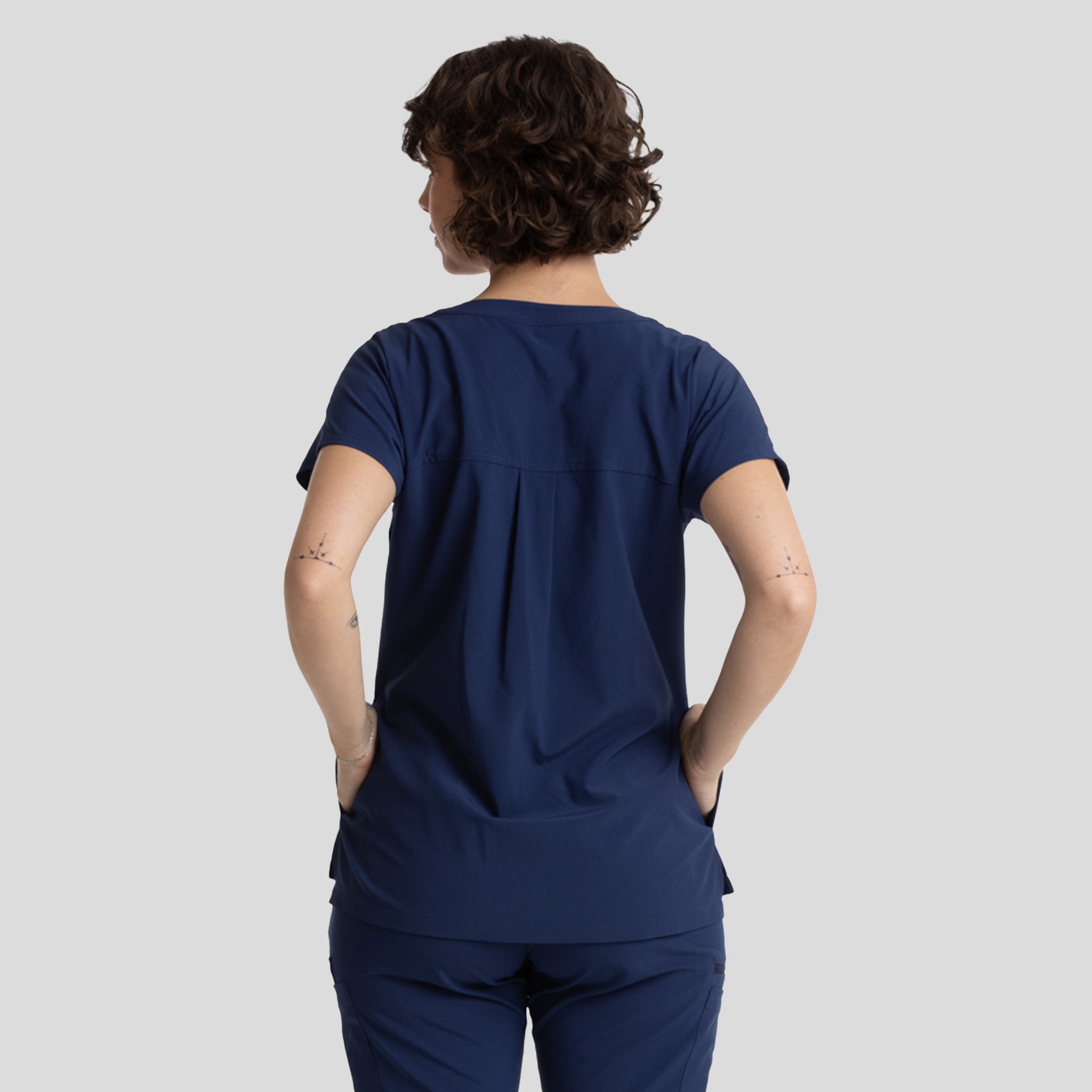 Womenโs Dolman 3 Pocket Top | Navy