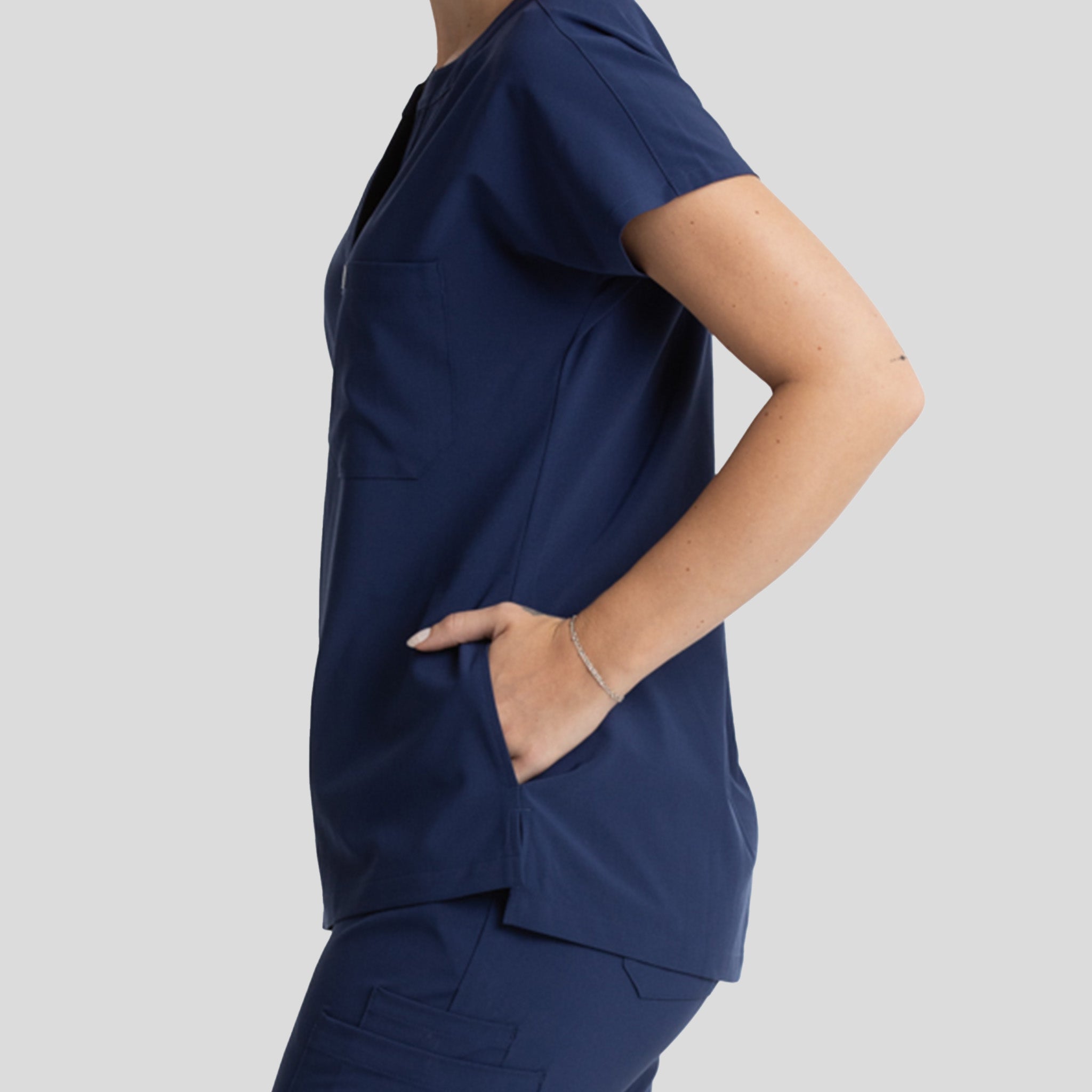 Womenโs Dolman 3 Pocket Top | Navy