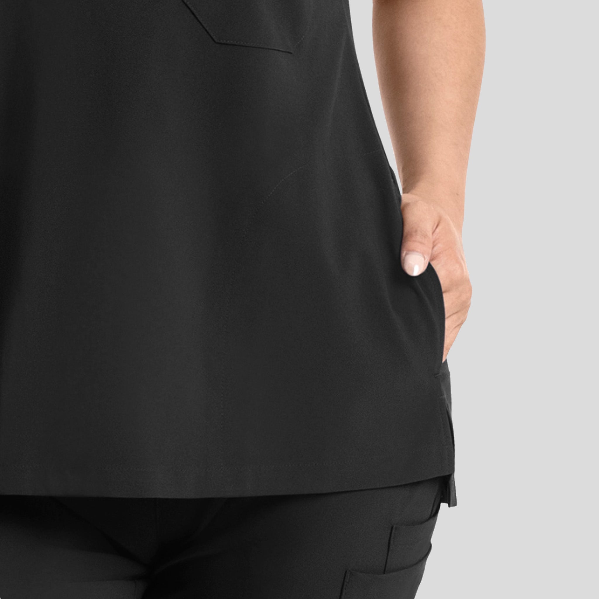 Womenโs Dolman 3 Pocket Top | Black