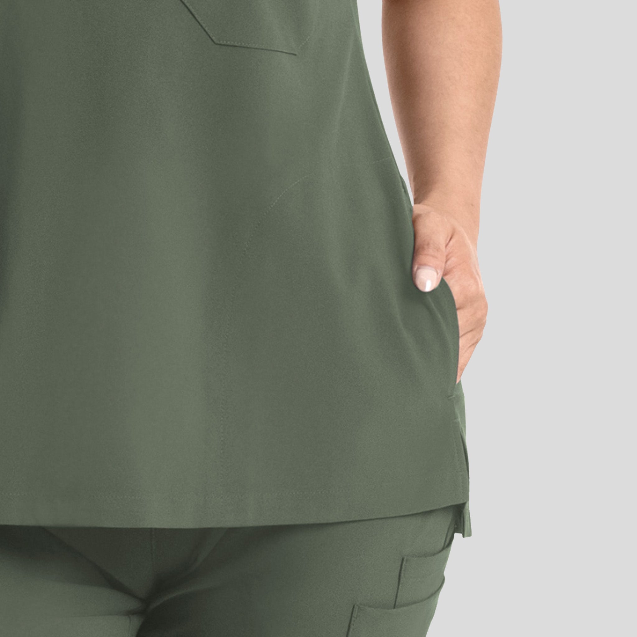 Womenโs Dolman 3 Pocket Top | Olive
