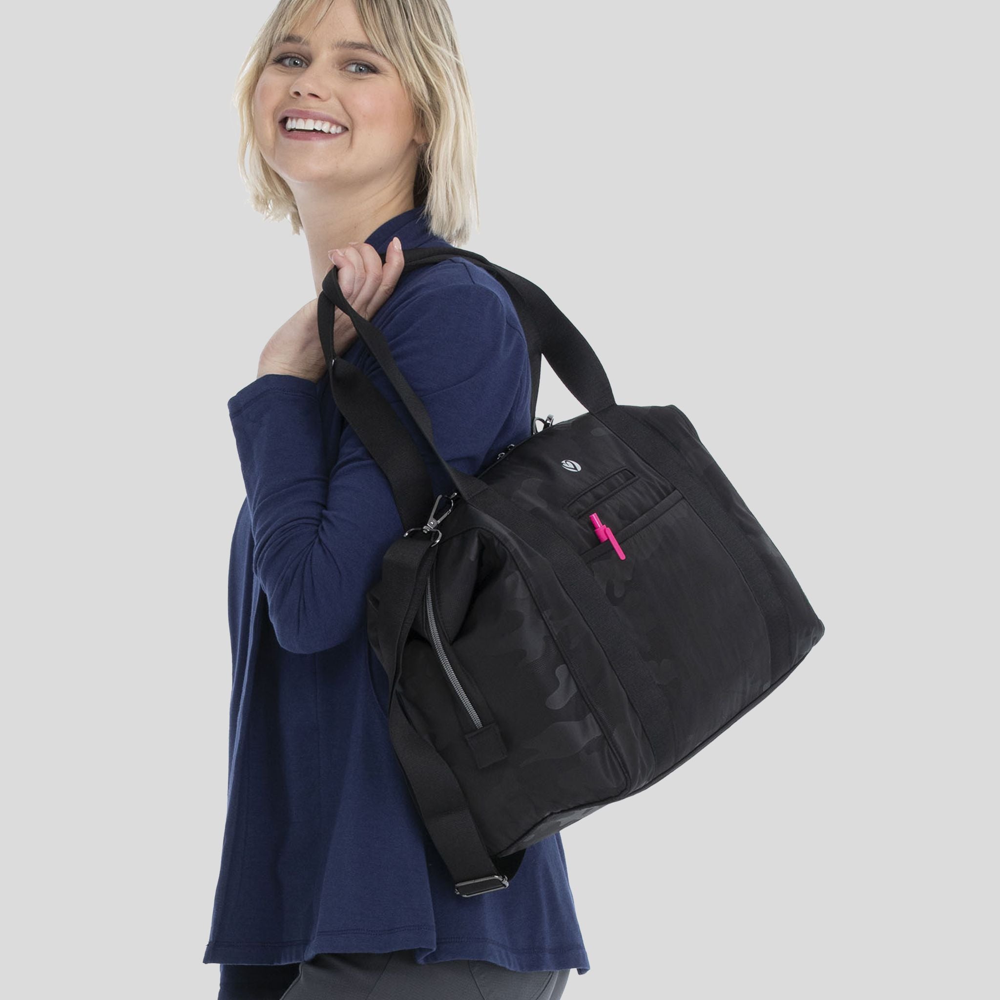 Cherokee_Madison_dufflebag_Black_camo_3